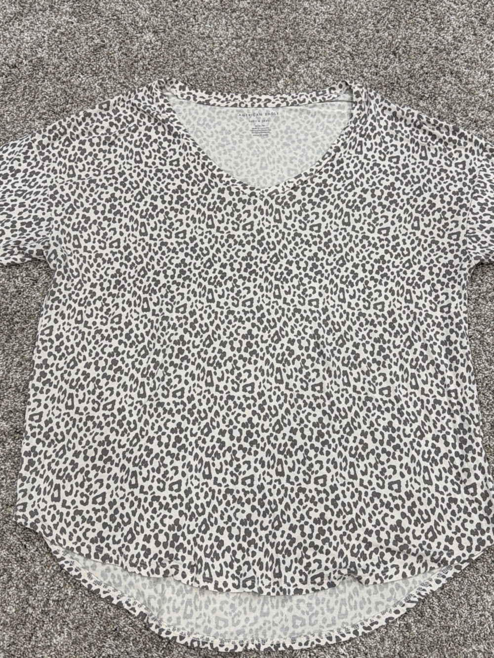 American Eagle Outfitters Tan and Brown Leopard V-Neck Short Sleeve Tee